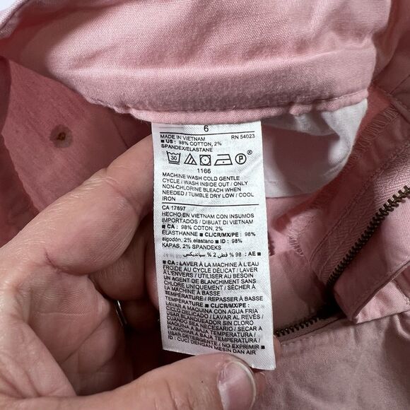 Old Navy Shorts Pink with White Daisies Women's Size 32 Waist Coquette Barbie - Picture 9 of 10